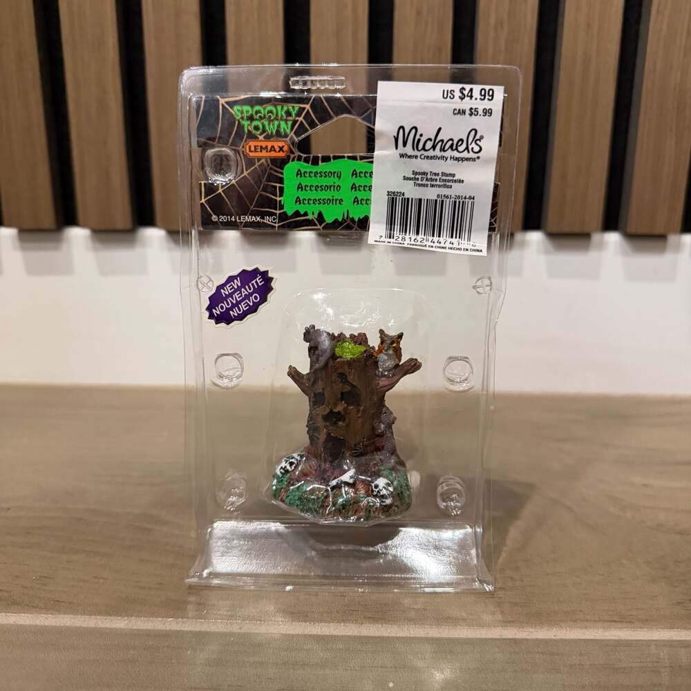 Lemax Spooky Town Spooky Tree Stump Halloween Village Accessory 326224